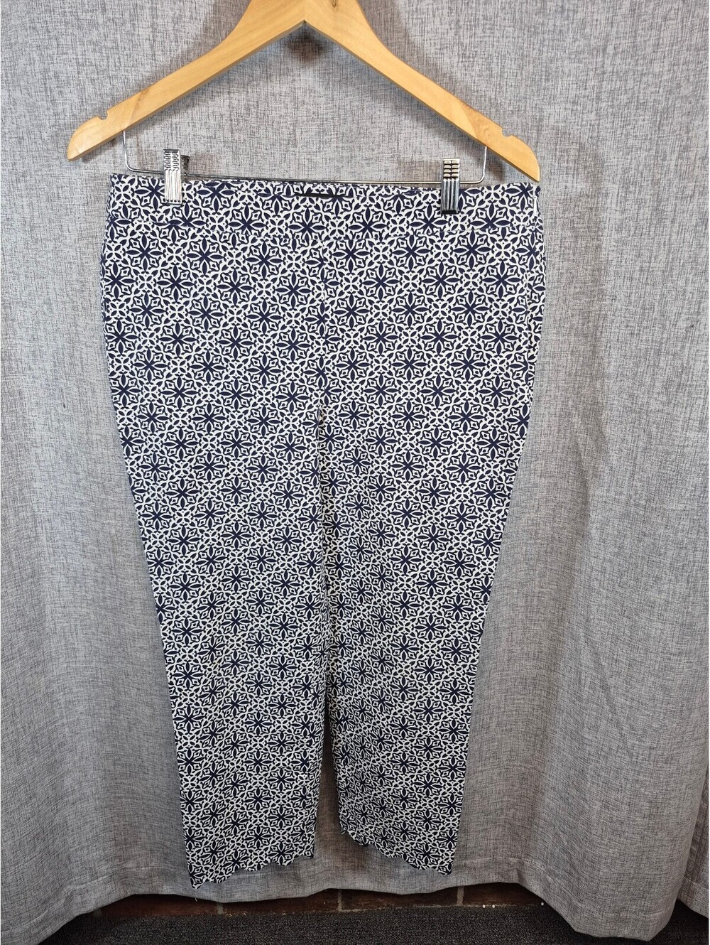 Talbots Chatham Crop Women’s Size 8 Navy White Geometric Side Zip Pants